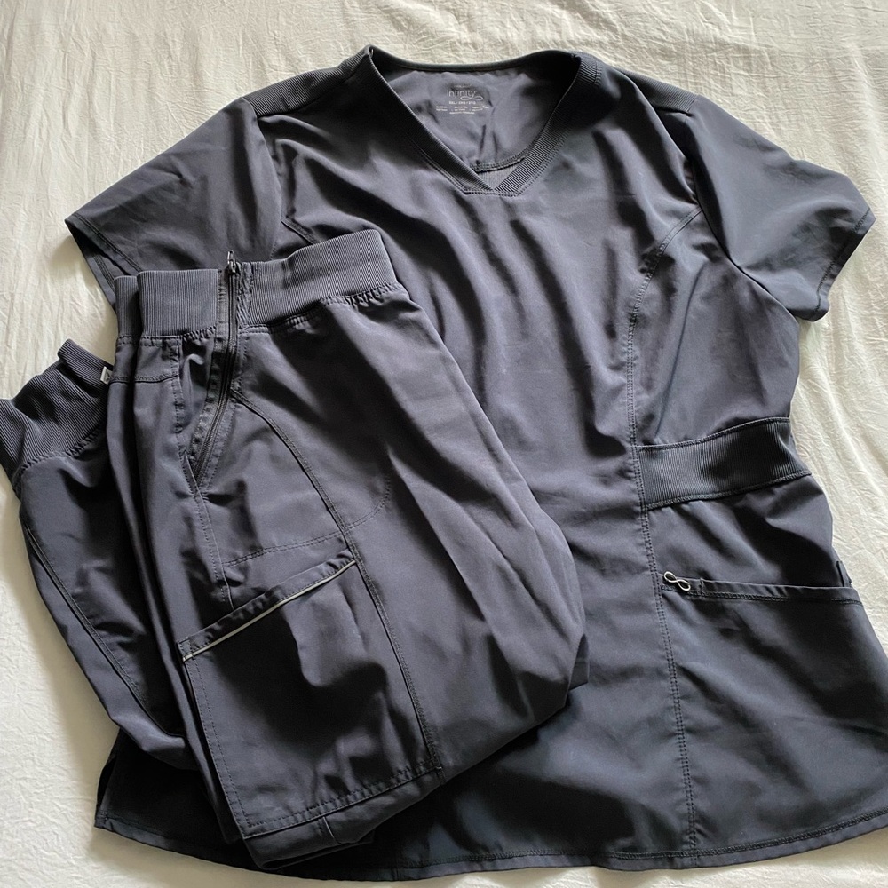 Cherokee Infinity Scrub Set